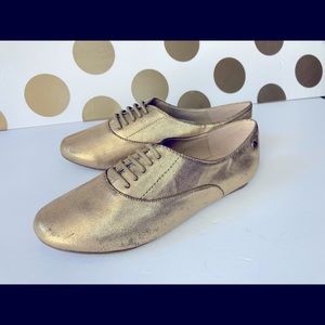 MTNG gold distressed metallic oxfords size 6